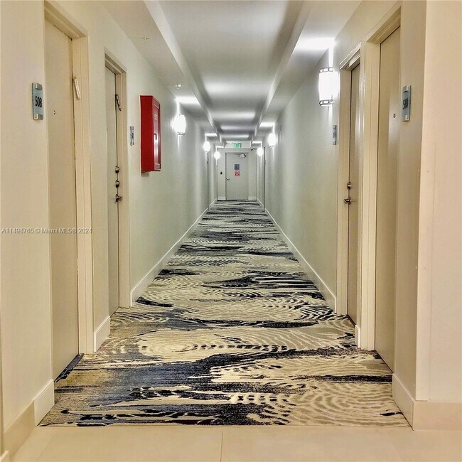 Building Photo - 3000 S Ocean Dr