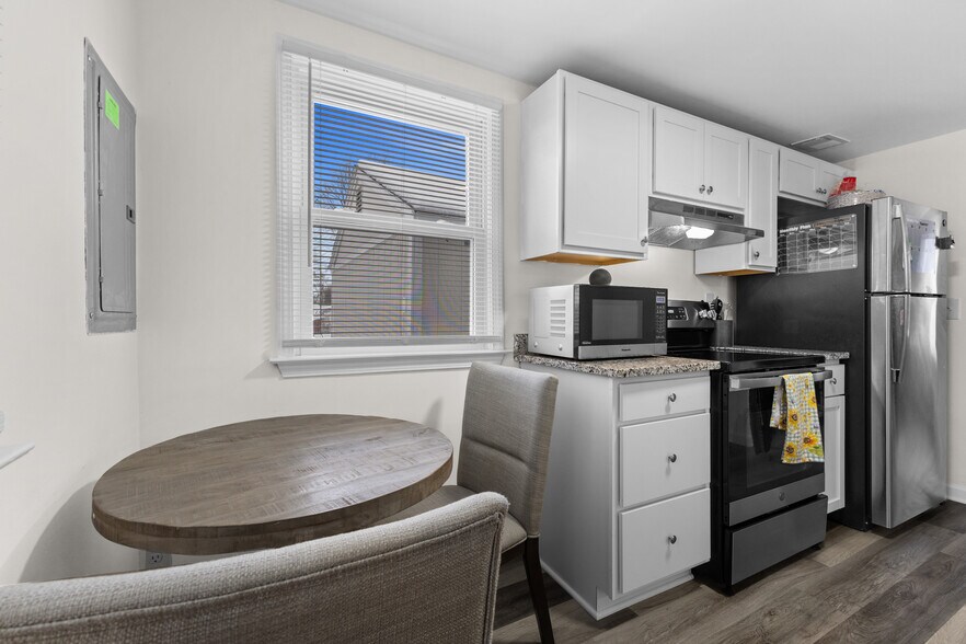 Building Photo - 5222 Williams St