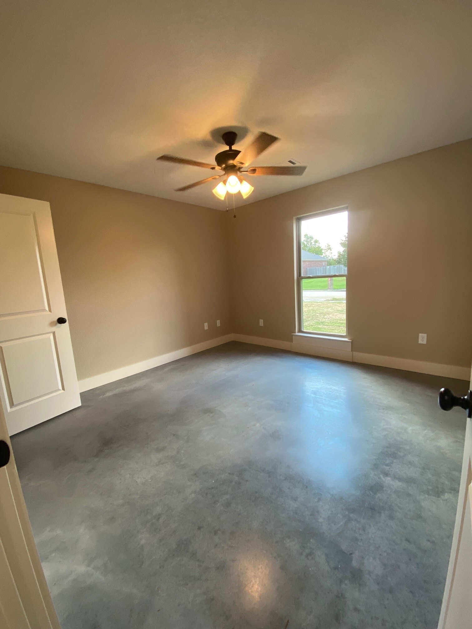 Building Photo - 17 Hidden Oak Dr