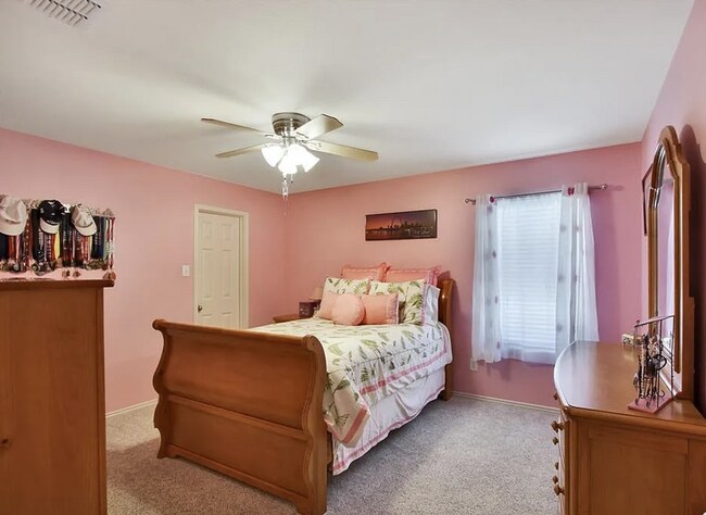 Building Photo - VIEW NOW/COMING SOON - Spacious 5-Bedroom Home in Allen with Office, 2 Living Areas & First-Floor...