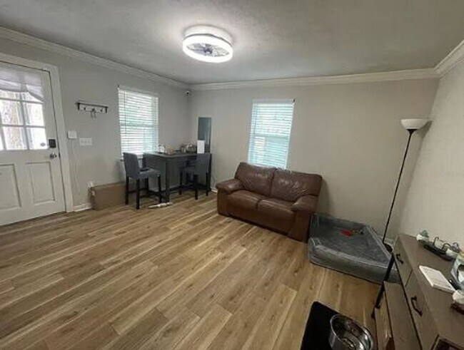 Building Photo - Spacious 3 Bed, 2 Bath Home with Workshop ...