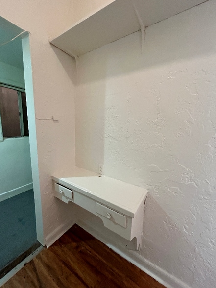 Building Photo - 1523 N McCadden Pl