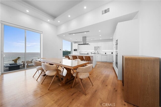 Building Photo - 31654 Broad Beach Rd