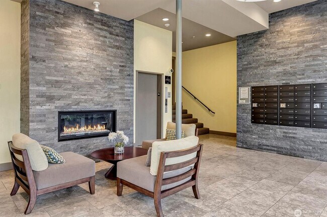 Building Photo - 3Bd/2Ba Bellevue Condo