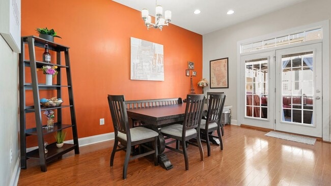 Building Photo - 337 Osona Ln