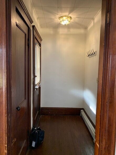 Building Photo - 58 Bower St
