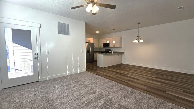 Building Photo - 13687 S Hanley Ln