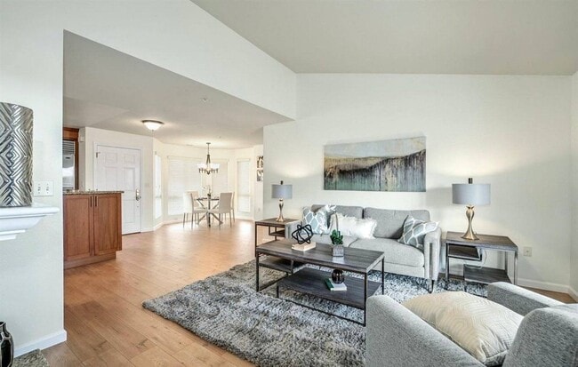 Building Photo - Cartville