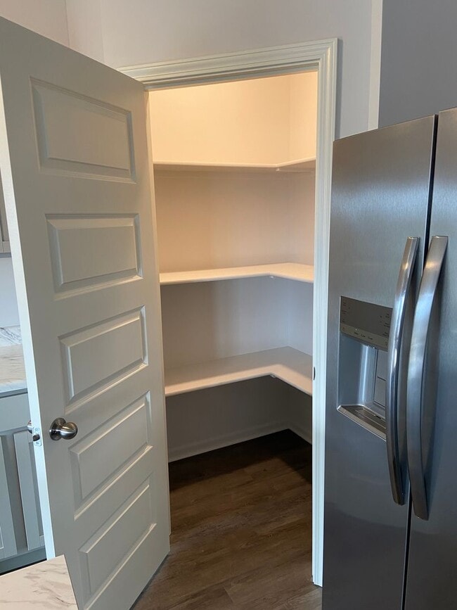 Building Photo - *Pre-leasing* | Three Bedroom | Two Bath H...