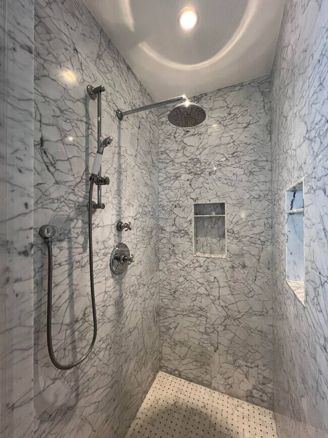 Building Photo - 23 Howard St