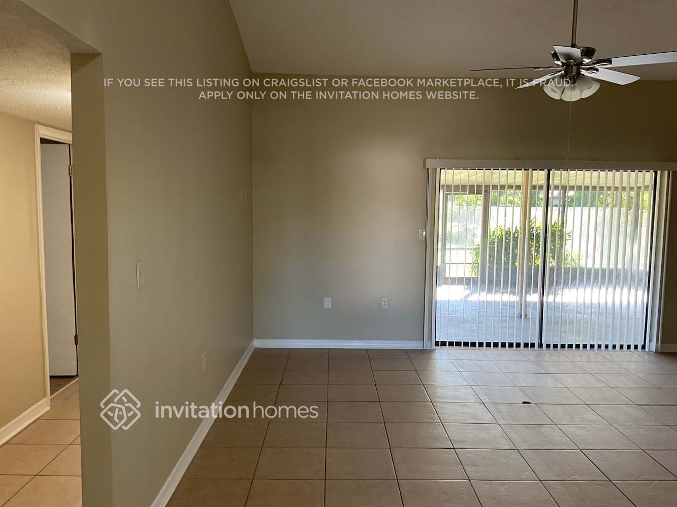 Building Photo - 1726 Lk Crst Ave