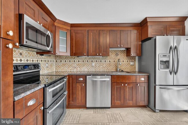 Building Photo - 6453 Linleigh Way