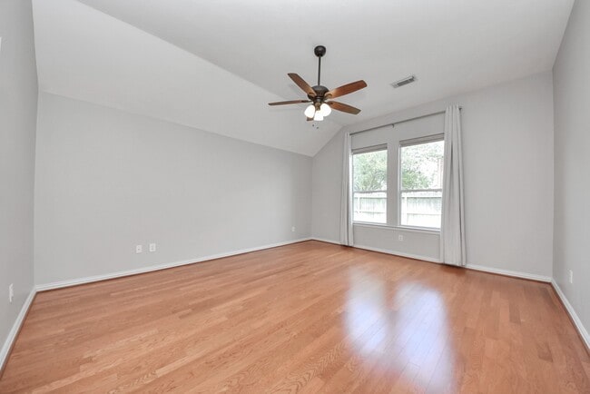 Building Photo - 18403 Sierra Falls Ct