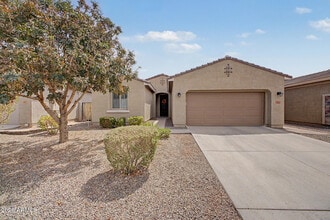 Building Photo - 12113 W Country Club Trail