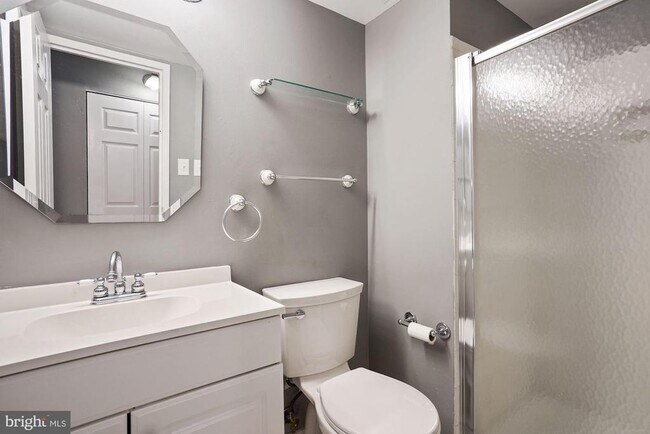 Building Photo - 200 N Pickett St