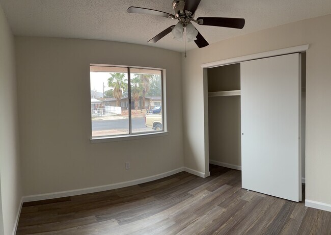 Building Photo - 5163 Mace St