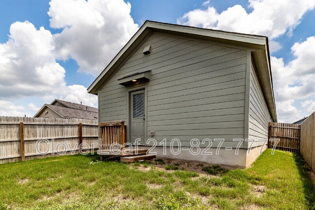 Building Photo - 3833 Millbrook Wy