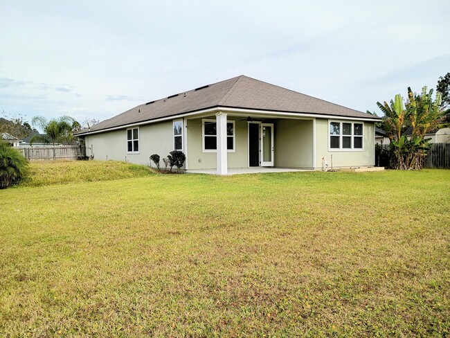 Building Photo - 112 Goldenrod Lake Dr