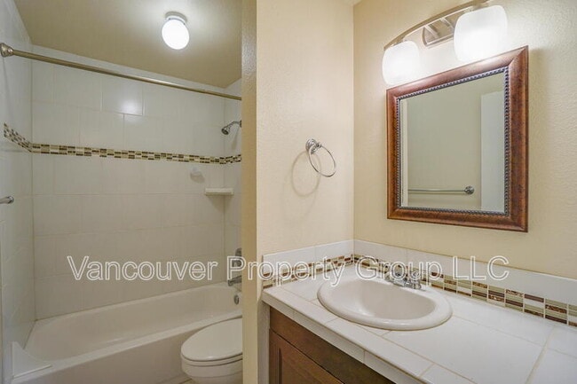 Building Photo - 1709 SE 145th Ct