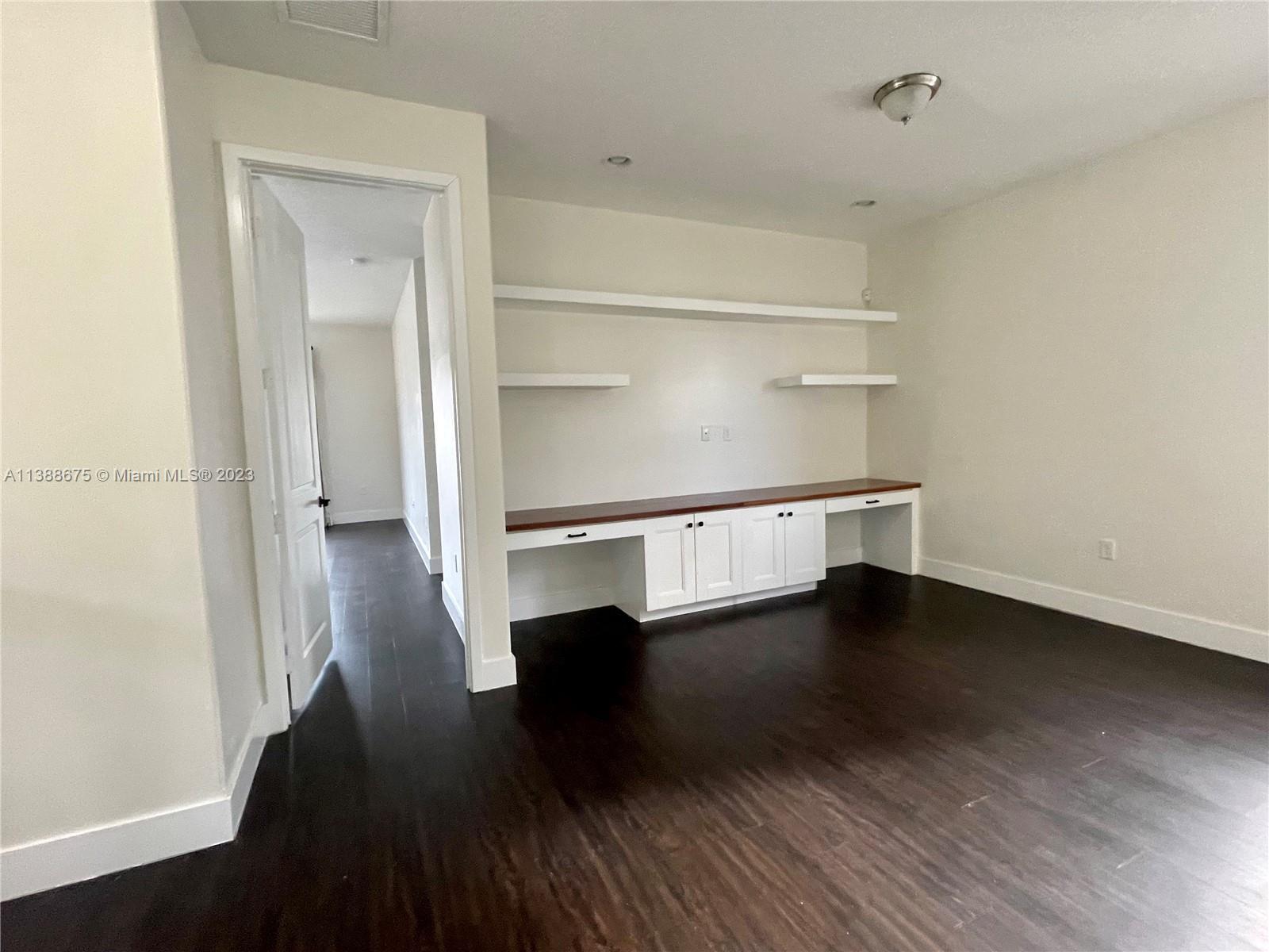 Building Photo - 3316 W 98th Pl