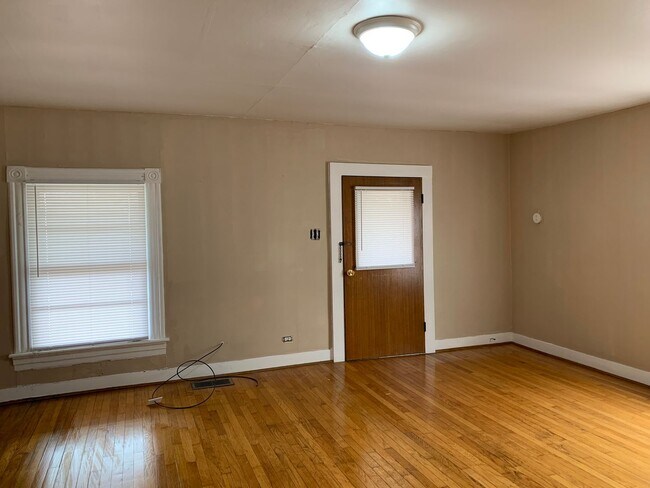 Building Photo - 4598 S Amherst Hwy