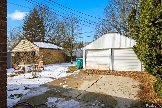 Building Photo - 2045 N Elizabeth St