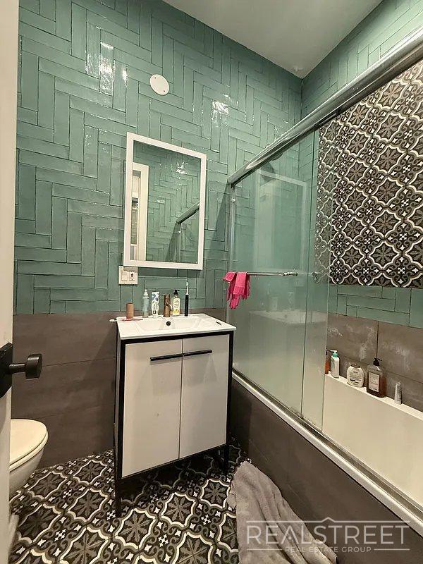 Building Photo - Arnold Avenue