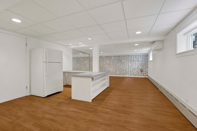 Building Photo - 636 S Euclid Ave