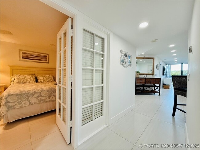 Building Photo - 8800 S Ocean Dr