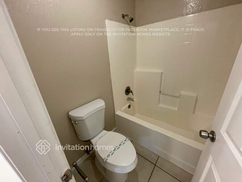 Building Photo - 781 Hillview St
