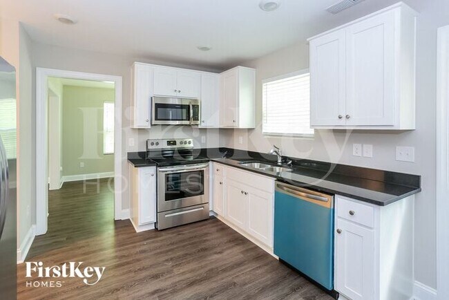 Building Photo - 2071 Samantha Dr