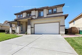 Building Photo - 2533 Carolyn Dr