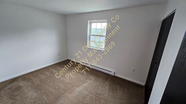 Building Photo - 2 Bedroom Duplex in West York Schools