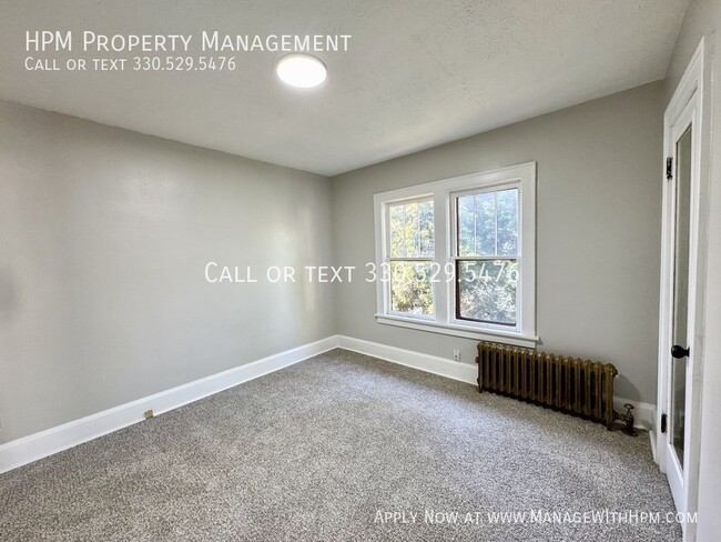Building Photo - 1259 Oxford Ave NW