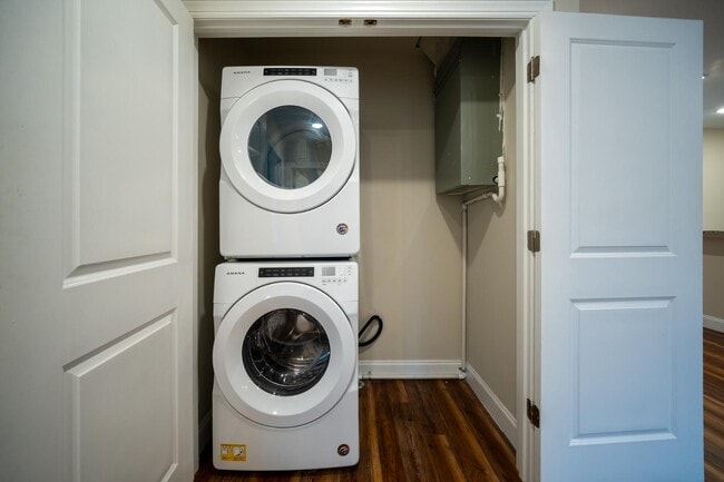 Building Photo - 41 Mary Helen Pl