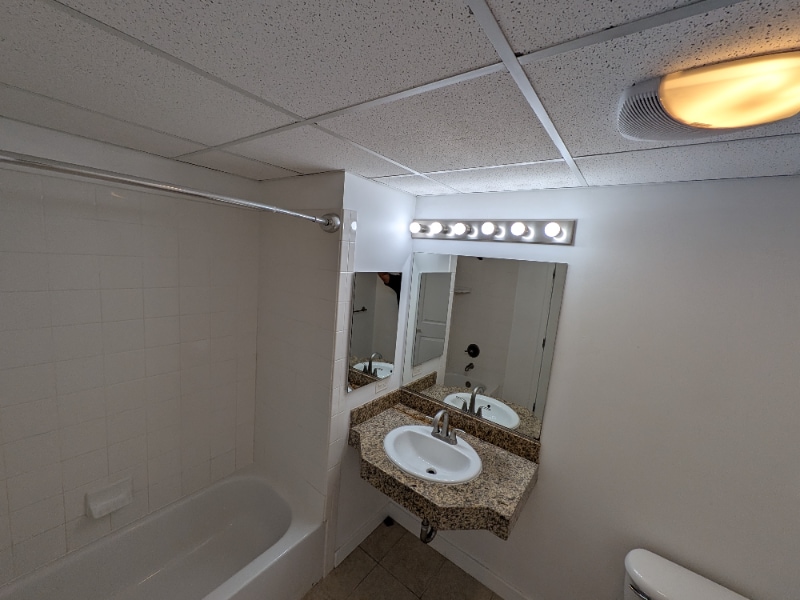 Building Photo - 1080 Park Blvd