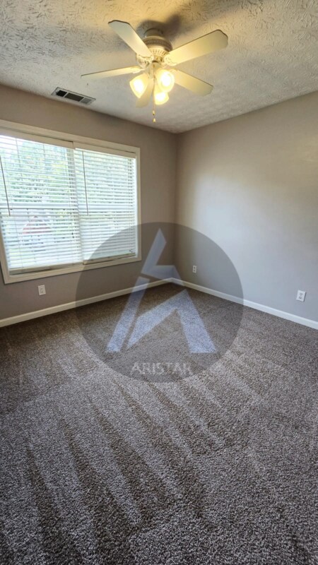 Building Photo - 45 Fallow Ln