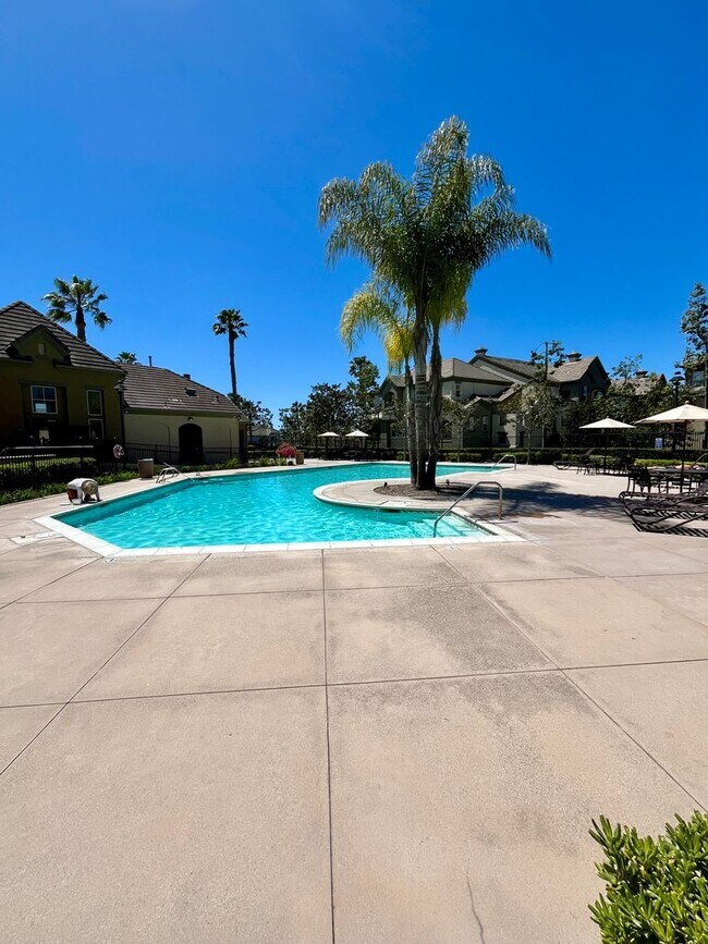 Building Photo - 2 Bed/2 Bath Otay Ranch