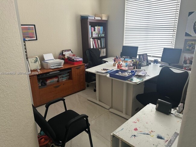 Building Photo - 1063 Sunflower Cir