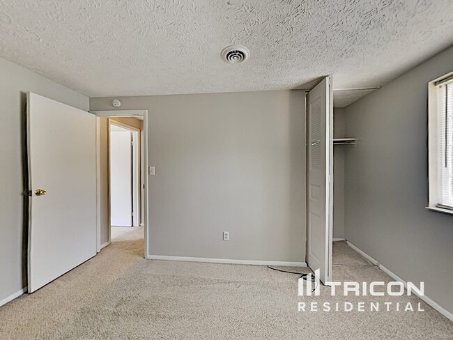 Building Photo - 4928 Rockborough Trail NW