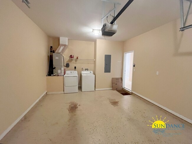 Building Photo - Ideally situated Niceville Townhome, Call ...