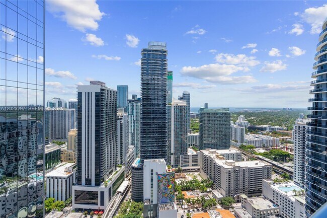 Building Photo - 801 S Miami Ave