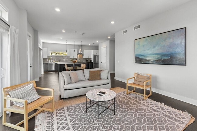 Building Photo - 1224 2nd Ave S