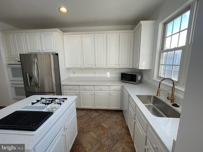 Building Photo - 25869 Flintonbridge Dr