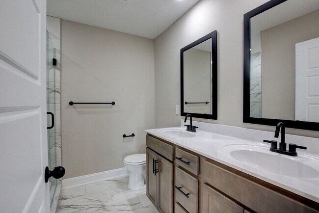 Building Photo - Stunning Like-New Home with Open Floor Pla...
