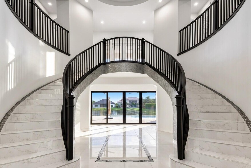 Building Photo - 9065 Watercrest Cir E