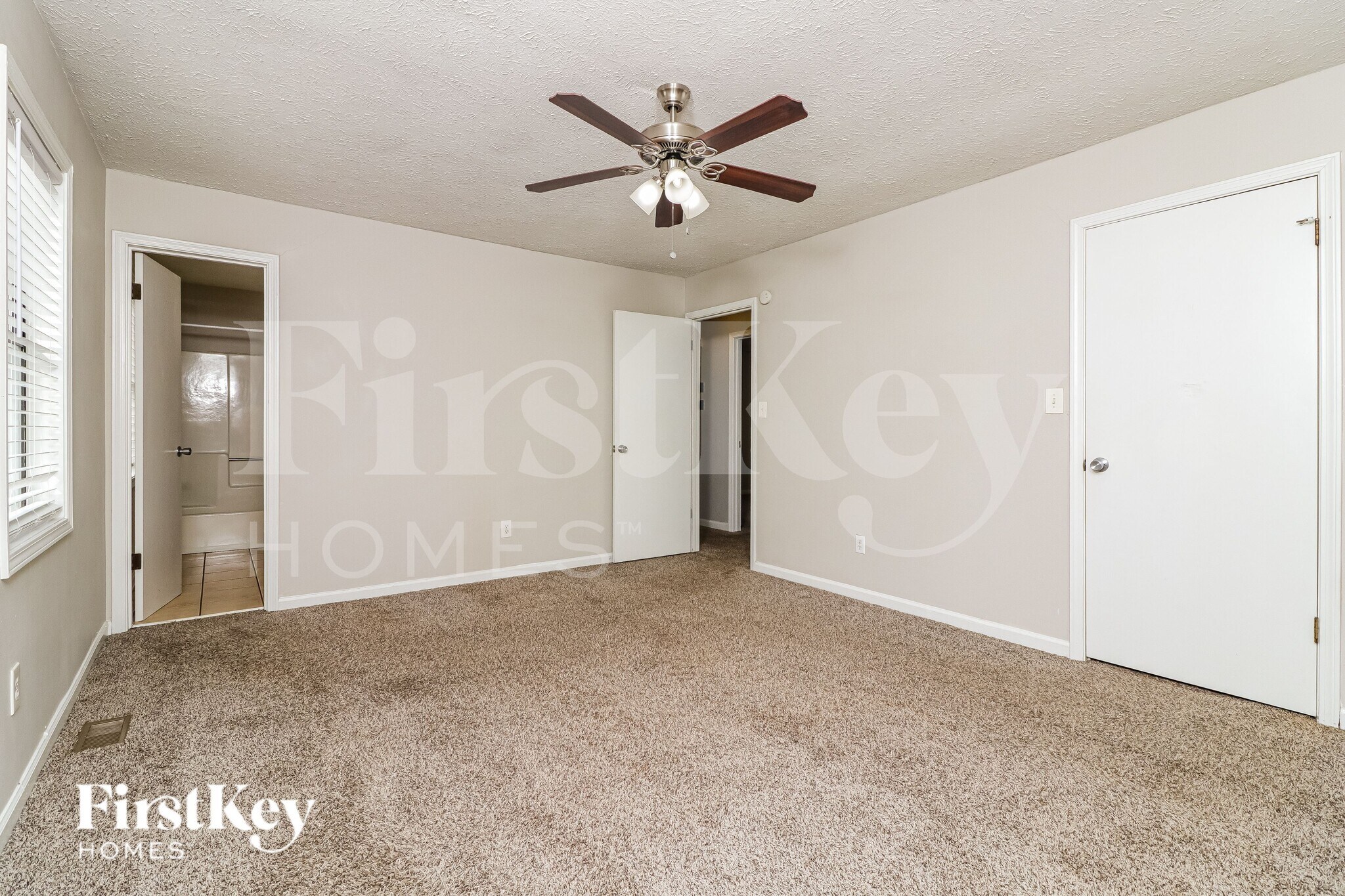 Building Photo - 1006 Hicksmil Ct SW