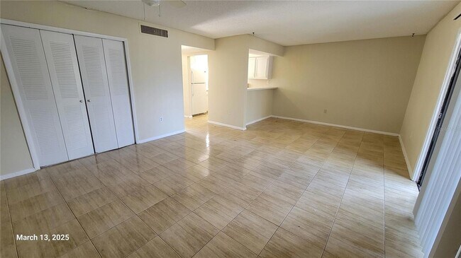 Building Photo - 261 Scottsdale Square