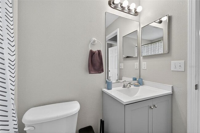 Building Photo - 11812 Lynmoor Dr