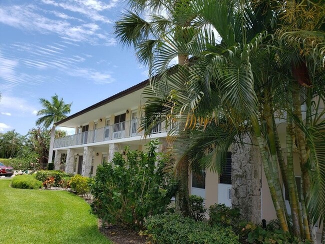 Building Photo - 167 N Collier Blvd